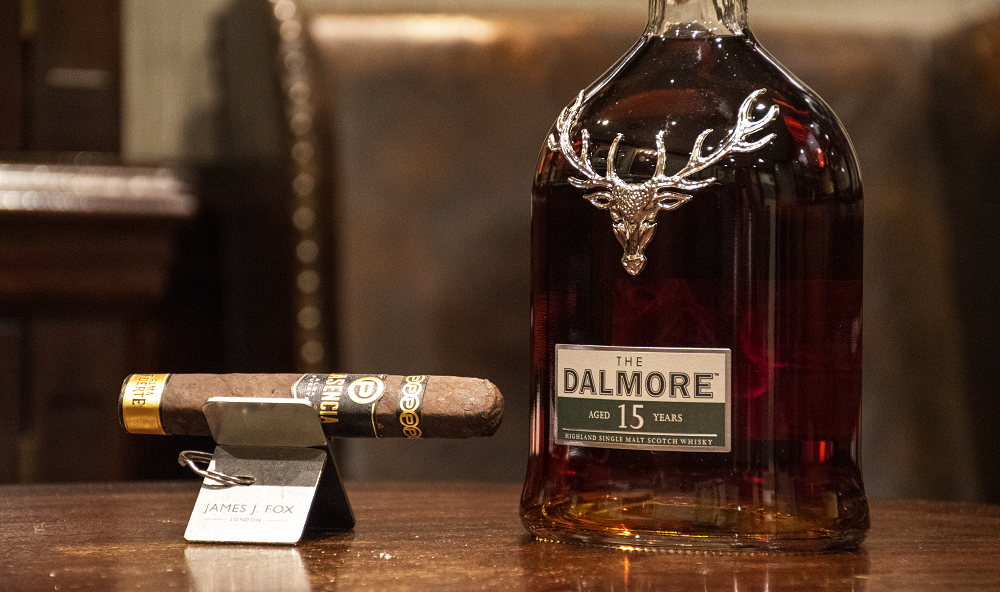 Plasencia cigar and the Dalmore 15 whisky